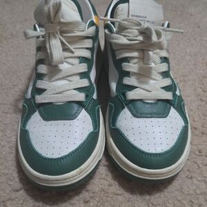 Steve Madden Green and White Women's Low-Top Sneakers